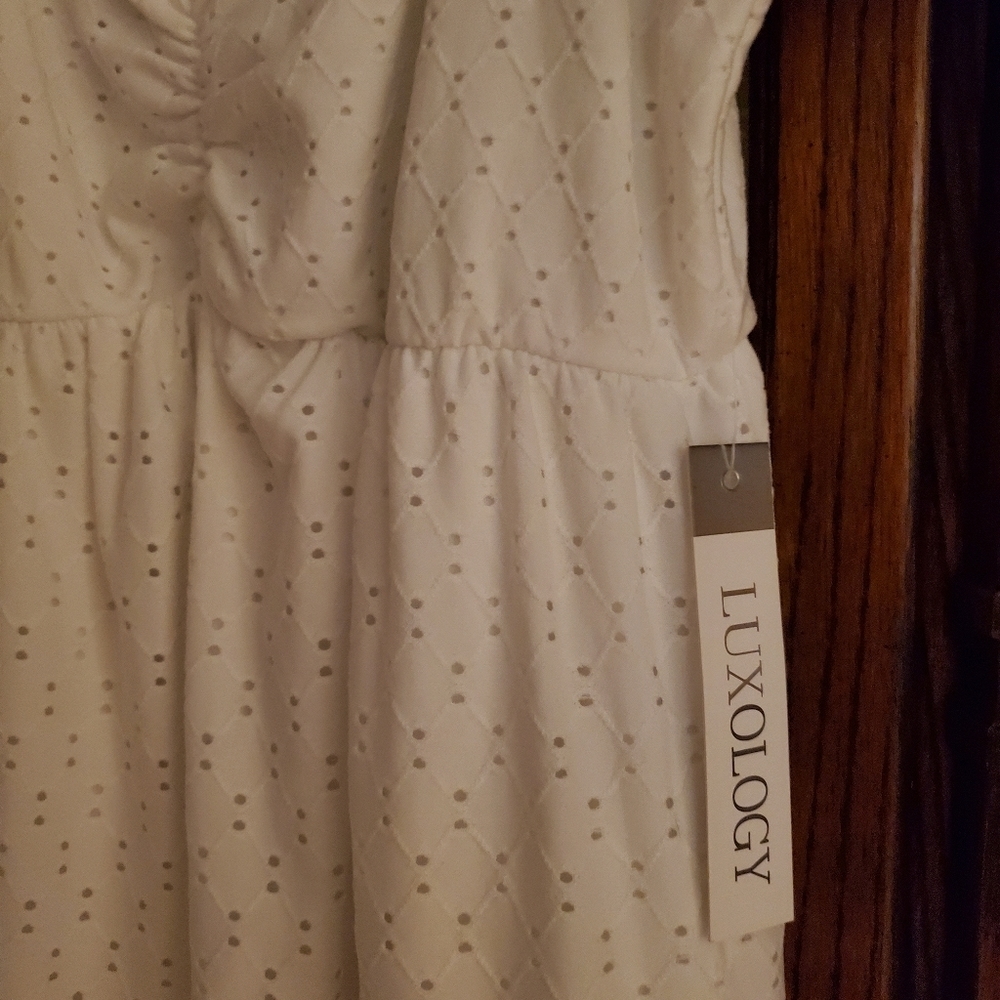 Loxology Women's Eyelet Shift Dress NWOT - Picture 11 of 14
